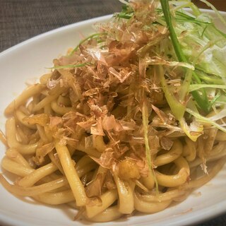 男の100円焼きうどん(税別)